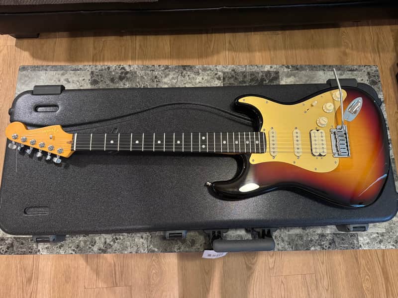 Fender American Ultra II Stratocaster HSS with Ebony Fretboard 2024 - Present - Ultraburst