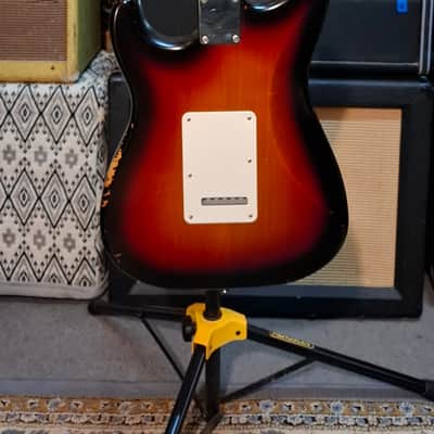 Fender Highway One Stratocaster with Rosewood Fretboard 2010 - 3-Color Sunburst image 9