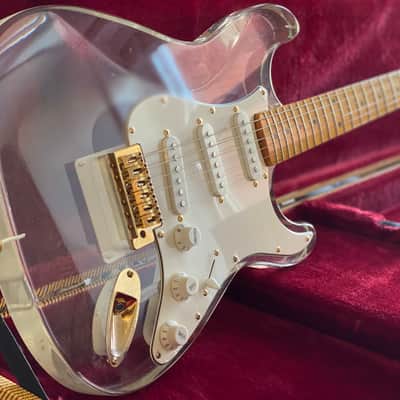 Fender Japan Very RARE Order Made 2004 Lucite Stratocaster MIJ w/ Hardcase image 8