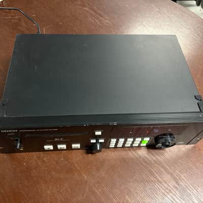 Denon Professional CD Player DN-C680 1997 - Black image 2