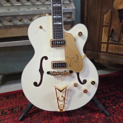 2023 Gretsch G6136-55 Vintage Select '55 Falcon White Pearl Metallic image 2