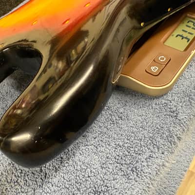 Fender stratocaster 1961 - 3 tone sunburst image 7