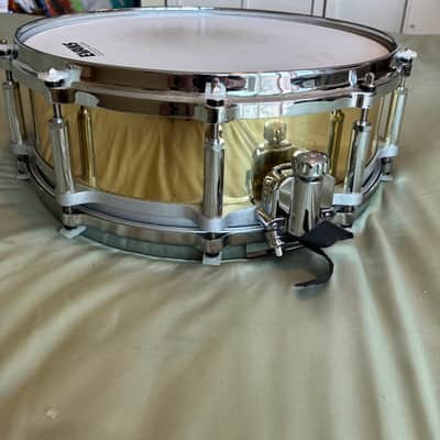Pearl 5x14 floating shell brass snare drum 2010's - brass image 3