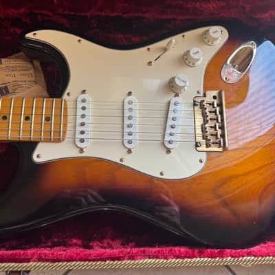 Fender Fender 60th Anniversary Commemorative Stratocaster 2014 – USA 2014 - Sunburst image 2