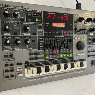 Roland MC-505 Groovebox 1998 - 2002 - Gray