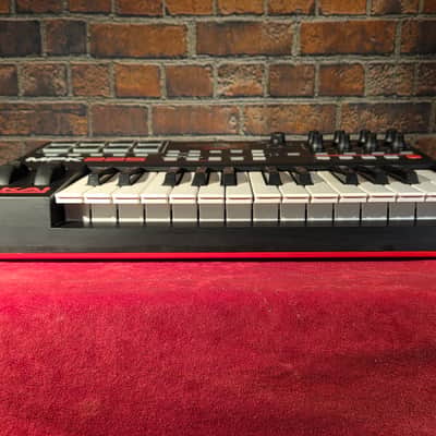 Akai MPK225 MIDI Keyboard Controller w/ USB Cable image 6