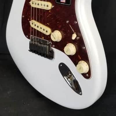 Fender American Ultra Stratocaster Electric Guitar, Rosewood Fingerboard, Arctic Pearl, W/HSC image 4