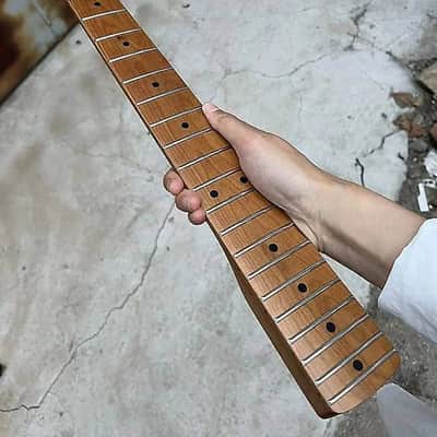 Matte Finish Guitar Strat Style Roasted Maple Neck, 21 Frets Fingerboard image 5