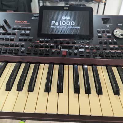 Korg PA1000 61-Key Professional Arranger 2017 - Present - Red image 8