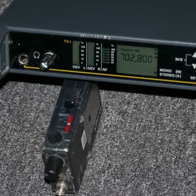 Sennheiser Stereo Transmitter SR3506 and 2 Stereo Receivers image 2