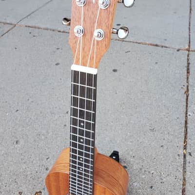 Teton TC003E Mahogany Concert Ukulele  w/Electronics Natural image 5
