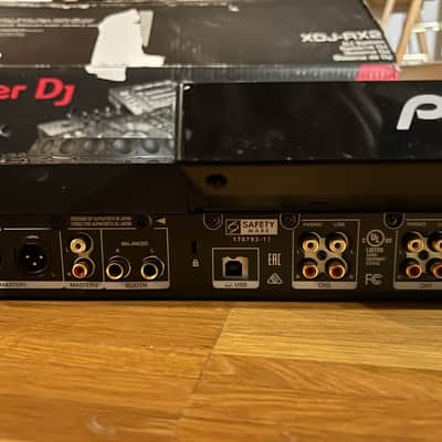 Pioneer XDJ-RX2 Professional Digital DJ System with Touchscreen 2020 - Black image 11
