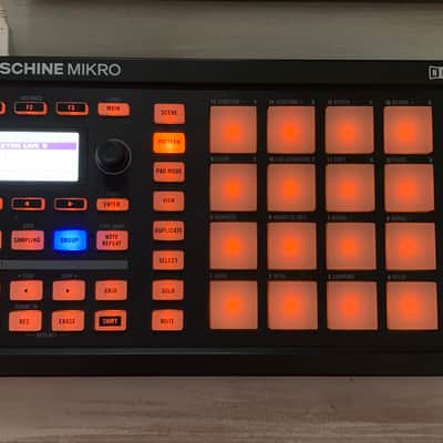 Native Instruments Maschine Mikro MkI Groove Production Studio image 1