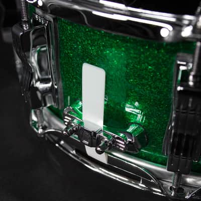 Ludwig 14" x 5" Classic Maple Snare Drum, Green Sparkle image 4