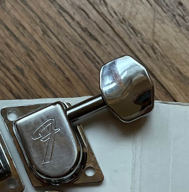 Set of 2 Fender F Tuning machine vintage 1990 - Chrome image 1