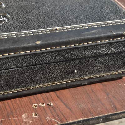 Fender hardshell guitar case for 1972-1977 Stratocaster + Telecaster, with Vintage 1970s mojo! image 5