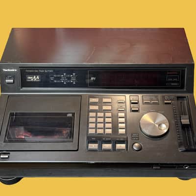 Technics SL-P1200 Hi-Fi Professional Broadcast CD Compact Disc Player image 1