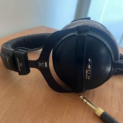 Beyerdynamic DT 770 Pro 250 Ohm - Black image 2