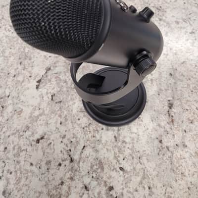 Blue Yeti Microphone - Blackout Edition - 4 Pickups - Podcastint and Gaming image 13