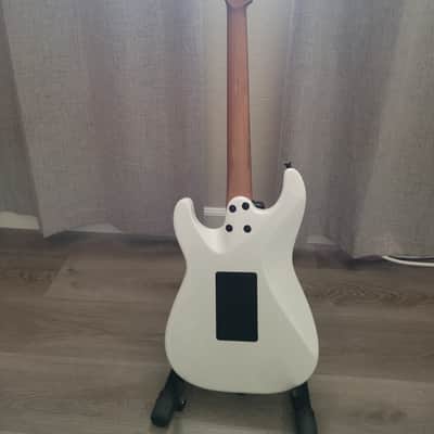 Charvel Pro-Mod Plus So-Cal Style 1 HH FR E 2025 - Present - Snow White image 9