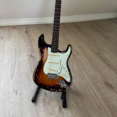 Fender Mike McCready Signature Stratocaster 2023 - Present - 3-Color Sunburst Relic image 1
