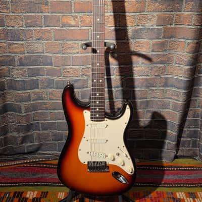 Fender 1994 Strat Plus Rosewood Fretboard 3-Color Sunburst w/ OHSC, Lace Sensor Neck & Middle Pickups, SD Single Coil-Sized Bridge Humbucker & Piezo Pickup System image 3