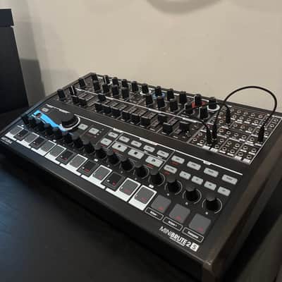 Arturia MiniBrute 2S Noir Edition Desktop Synthesizer 2022 - Present - Black image 2