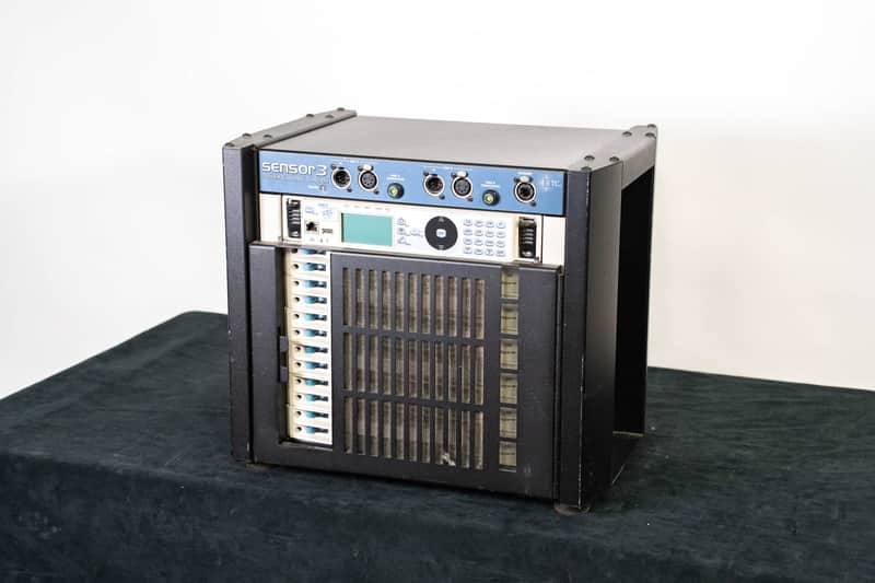 ETC SP-1220V Sensor Dimmer Rack w/ CEM3 Control Module & six D20 Modules CG00WSK image 1