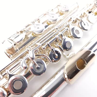 Refurbished Pearl 665 Vigore Gold Lip C# Trill Open Hole Intermediate Flute image 9