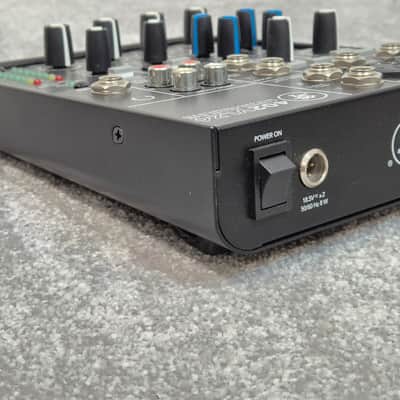 Mackie 402VLZ4 - 4-channel Compact Analogue Mixer image 5