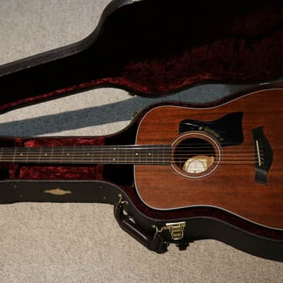 2014 Taylor 320e Baritone SLTD Spring Limited Edition - Beautiful Condition - No Tariffs image 3