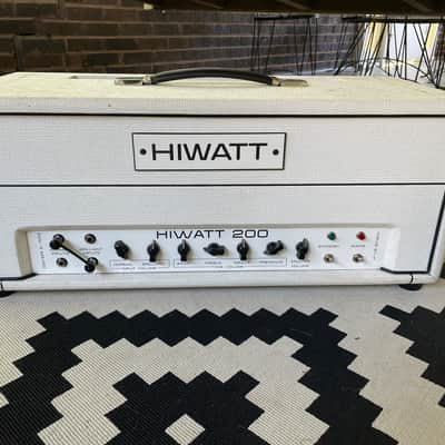 HiWatt HiWatt  DR201 and SE410115F Cab 2011 White image 11