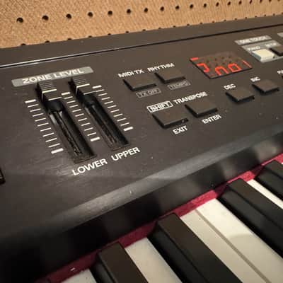 Roland RD-300SX 88-Key Digital Stage Piano 2004 - 2008 - Black