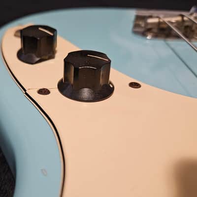 Fender Musicmaster Bass Daphne Blue image 6