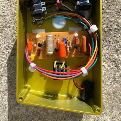 Spectre Electronics - Fuzz Sound MKIV Tone Bender OC140 Metallic Gold image 8