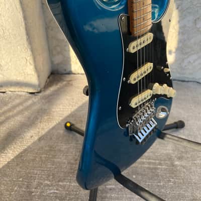 Fender Made in Japan Floyd Rose Stratocaster 1999 - Blue sparkle image 11