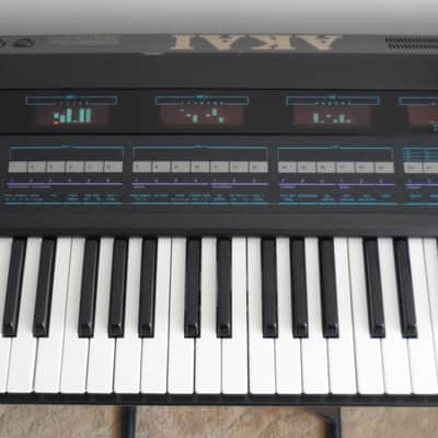 Akai AX80 analog synthesizer 1980s - Grey image 2