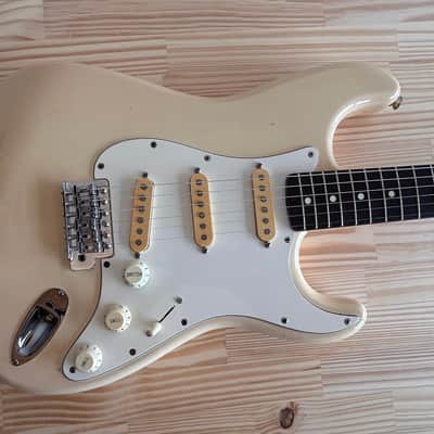Fender Stratocaster MIJ Made In Japan E serial 1989 Olympic White Rosewood fretboard in Very Good Condition image 2