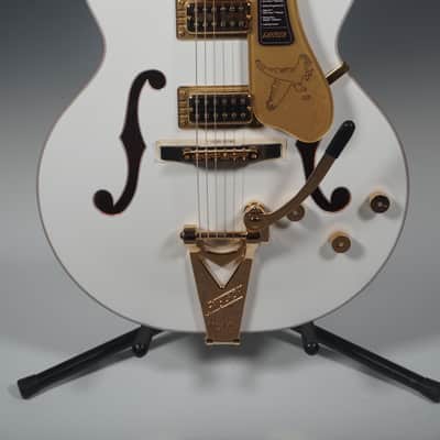 Gretsch Professional Collection Falcon Hollow Body with String-Thru Bigsby and Gold Hardware, Ebony Fingerboard, White w/ HSC image 1
