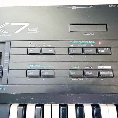 YAMAHA DX-7s MKII Vintage FM Synthesizer Made in Japan-1987 Good Condition !... image 6
