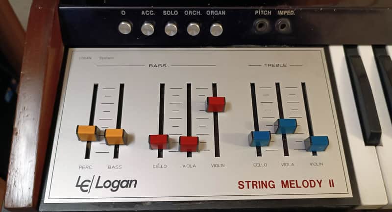Logan String Melody II 1975 - Wooden case with lid image 1