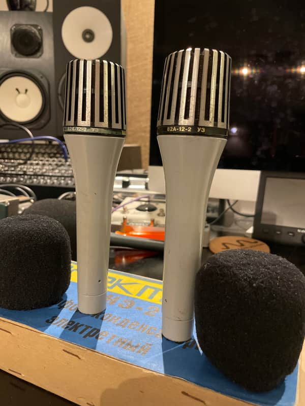 Pair of refurbished Lomo 82A-12-2 Y3 dynamic studio microphones w XLR connectivity! image 1