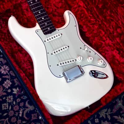Fender American Original ‘60s Stratocaster 2022 - Present - Olympic White image 1