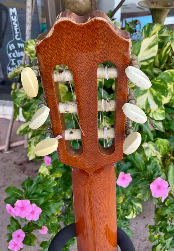 Shinano Model No. 100 1960s RARE Classical Guitar | Reverb