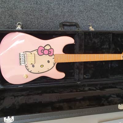 Squier Hello Kitty Stratocaster 2007 - Pink with Hard Shell Case image 2