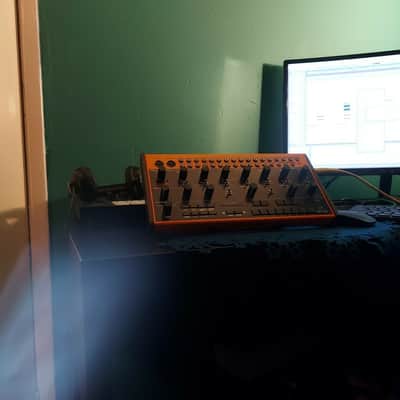 Behringer Grind / Crave / Edge 45° Desktop Synth Studio Wedge Stand image 6
