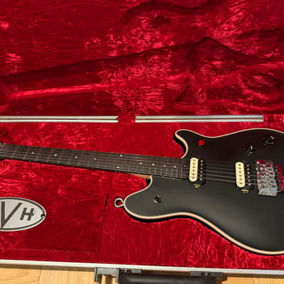 EVH Wolfgang USA Edward Van Halen Signature with Floyd Rose and Killswitch 2022- Stealth Black image 3