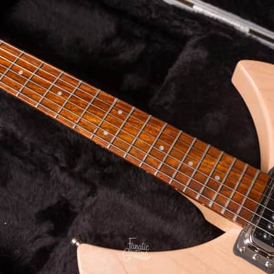 Rickenbacker 330 Maplego image 11