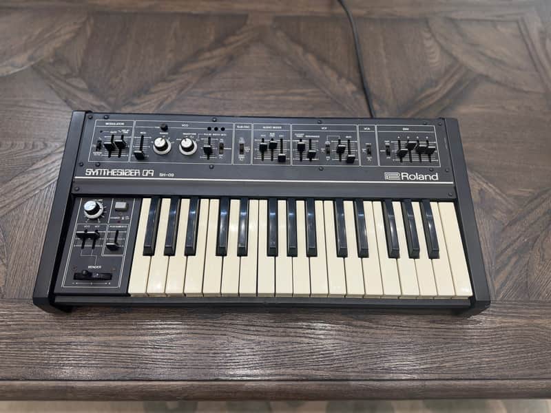 Vintage 1980 Roland Synthesizer 09 sh-09 analog monophonic synth keyboard image 1
