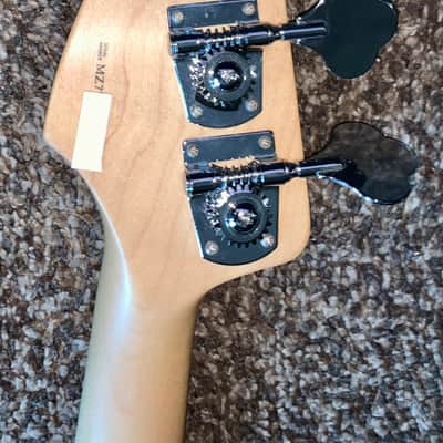 Fender 2007 Deluxe Active Jazz Bass , With Fender Noiseless Pickups MIM  electric bass guitar black image 10